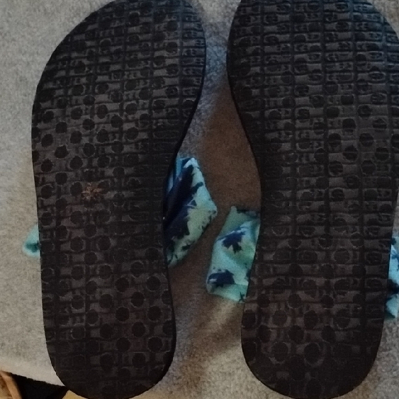 Sanuk BlueTie-Dye Sandals - Picture 2 of 2